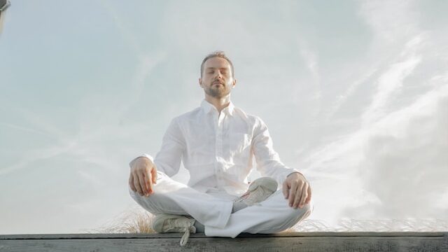 simple meditation to reduce decision fatigue and improve mental clarity