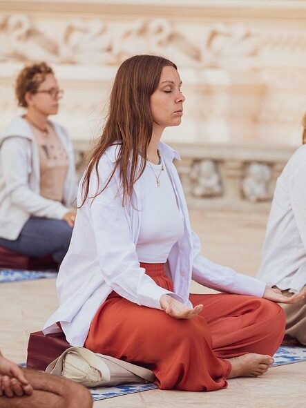 simple daily routine planner minimal lifestyle