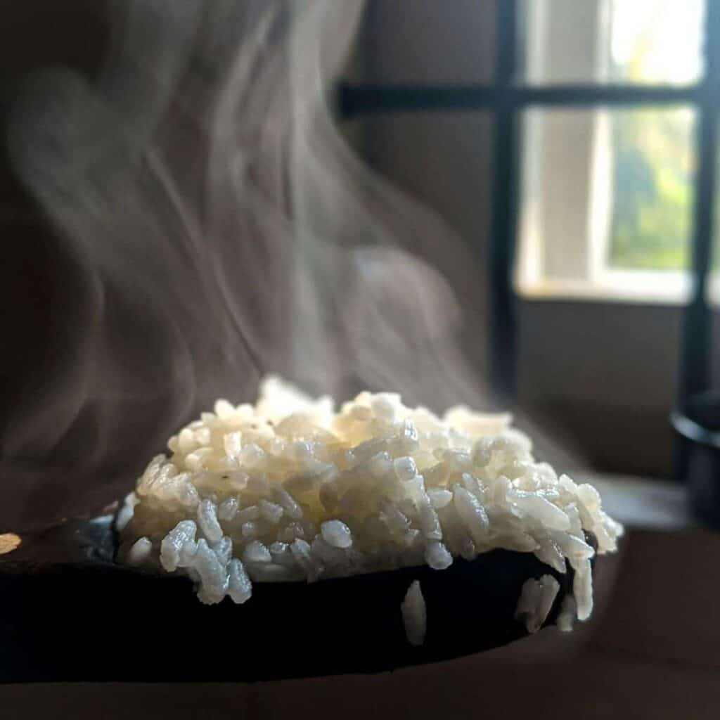 陶瓷电饭煲煮出的松软米饭